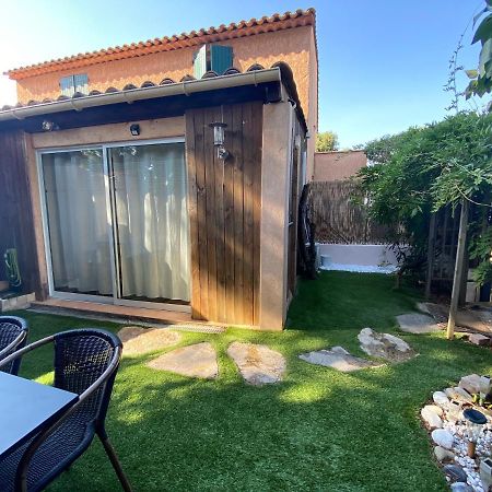 Agréable studio proche StTropez Piscine et Tennis Gassin Exterior foto