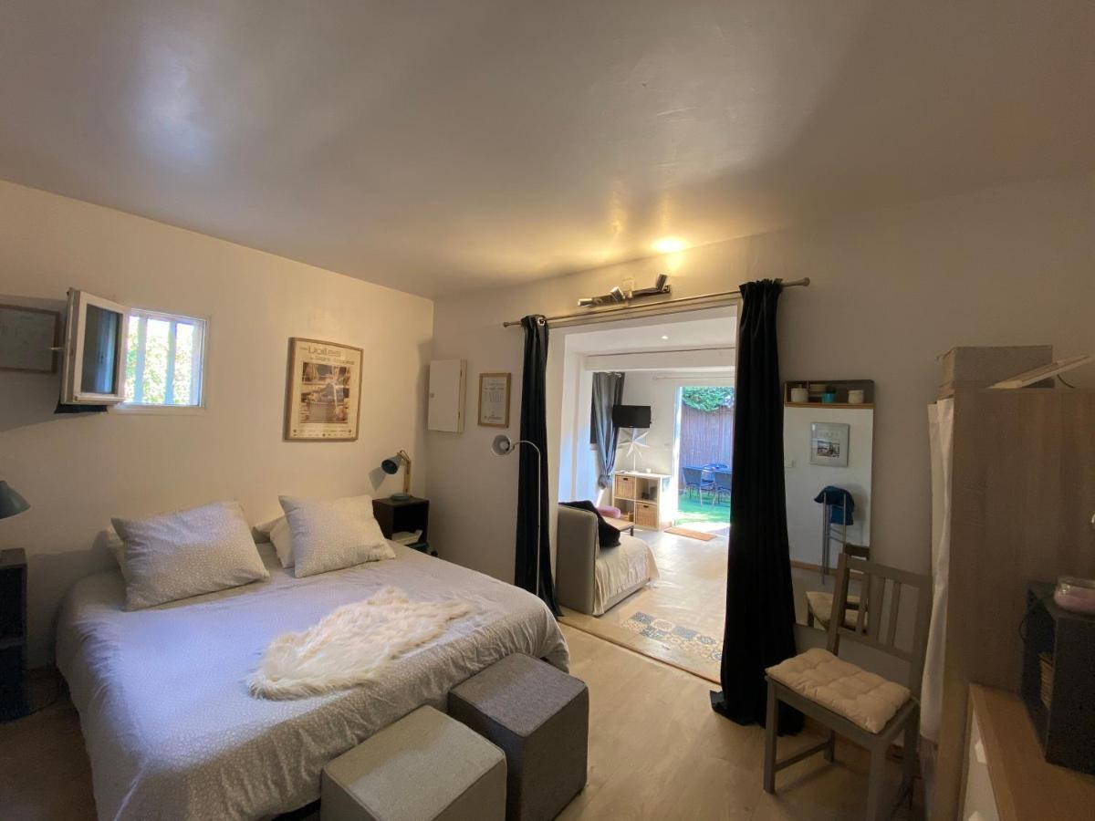 Agréable studio proche StTropez Piscine et Tennis Gassin Exterior foto