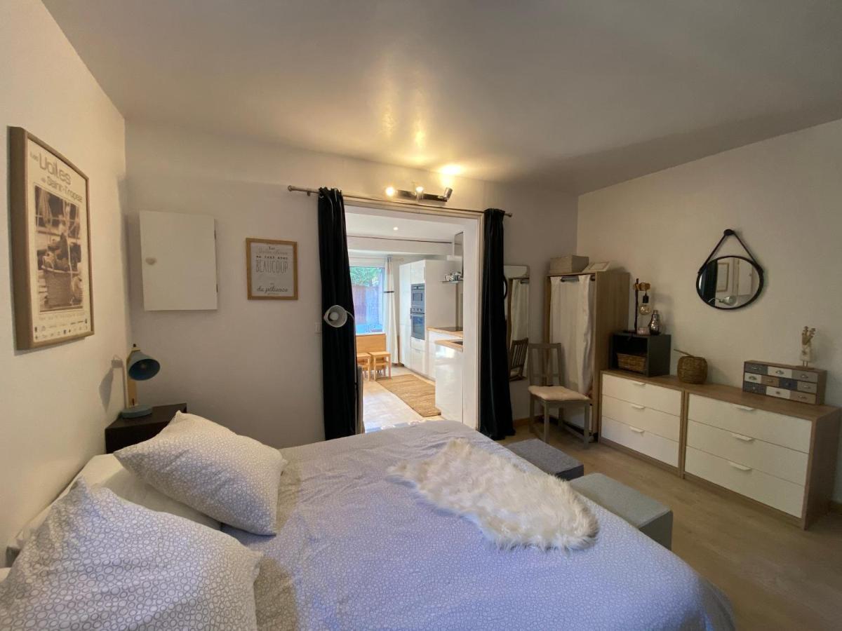 Agréable studio proche StTropez Piscine et Tennis Gassin Exterior foto