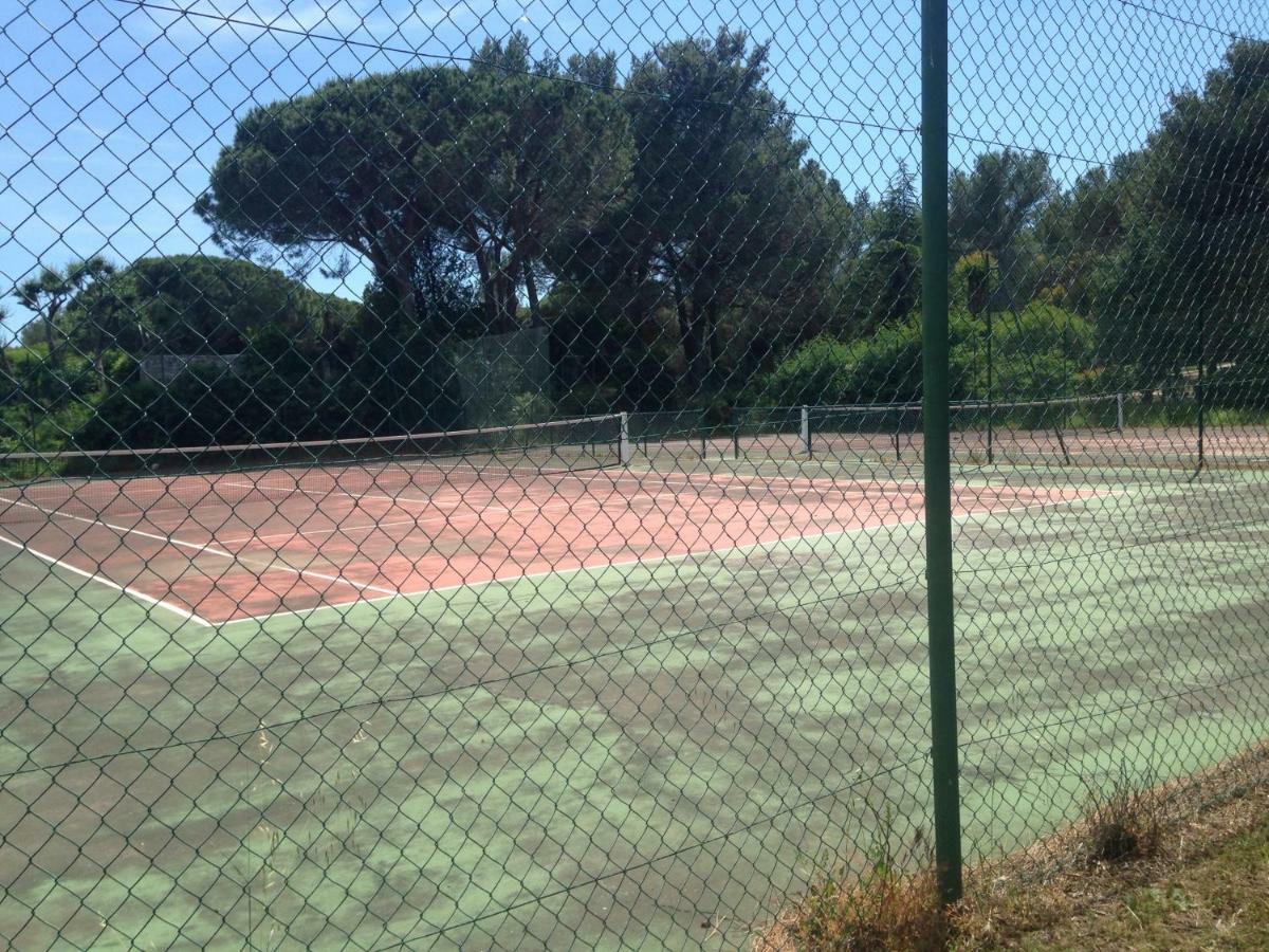 Agréable studio proche StTropez Piscine et Tennis Gassin Exterior foto